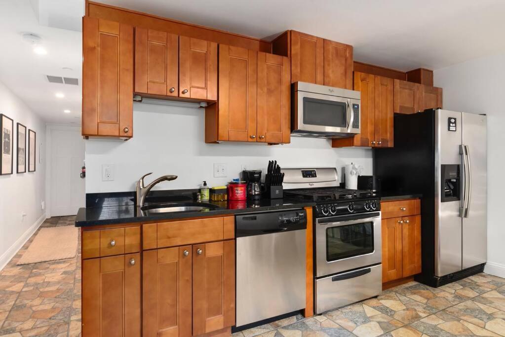 Upscale 2Br Apartment With Patio Washington Luaran gambar